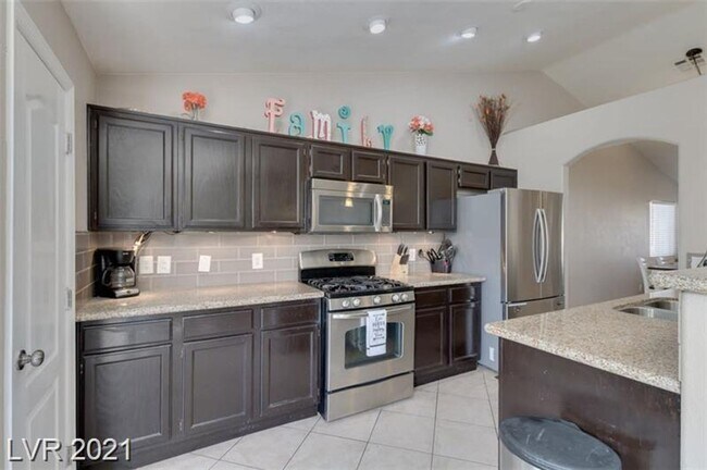Foto del edificio - AMAZING SINGLE STORY HOME IN HENDERSON WIT...