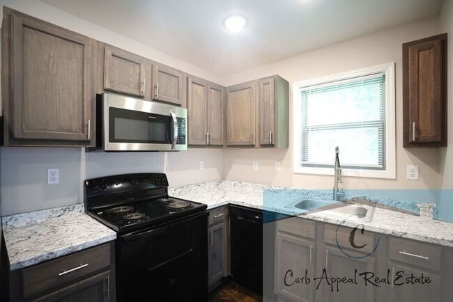Building Photo - Beautiful 4 bed 2 bath home - HUD accepted!!