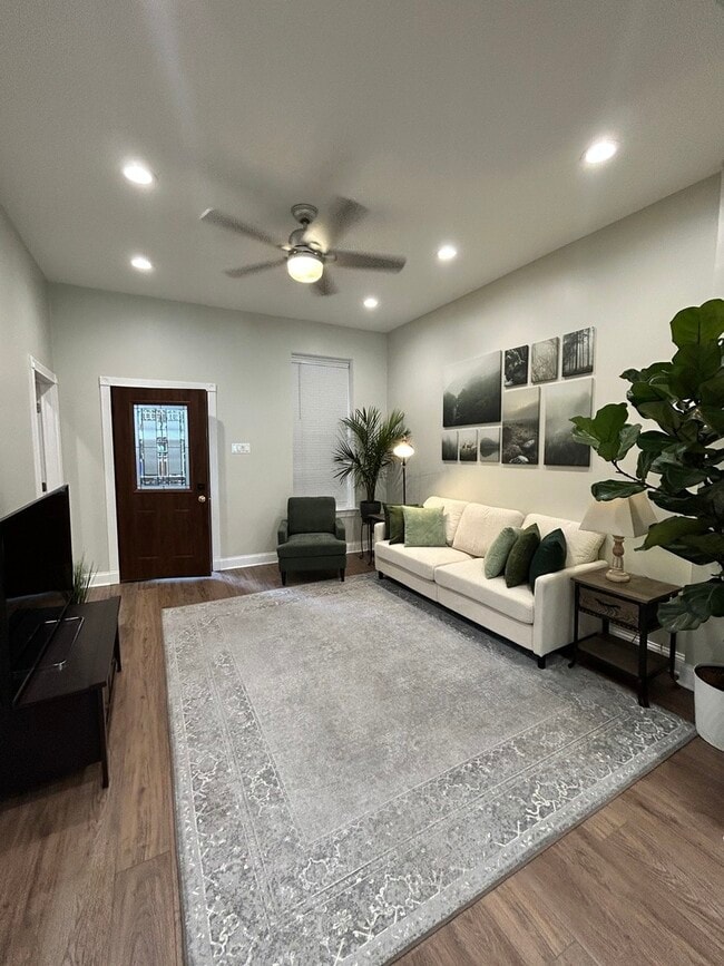 Foto del edificio - 720 N Throop St