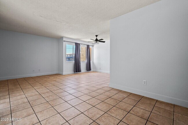 Building Photo - 2698 N 43rd Ave