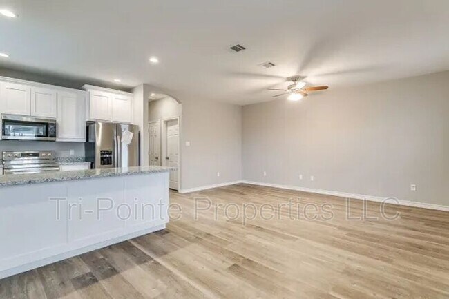 Building Photo - 117 Winners Cir