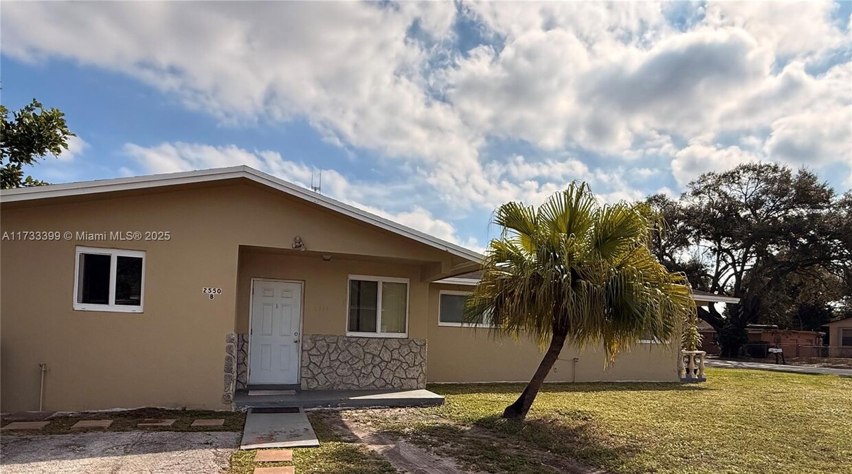 Foto principal - 2550 SW 58th Ave