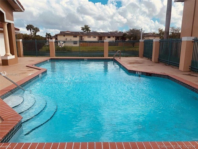 Foto del edificio - 2 br, 2 bath Condo - 13060 SW 64th ter 1207