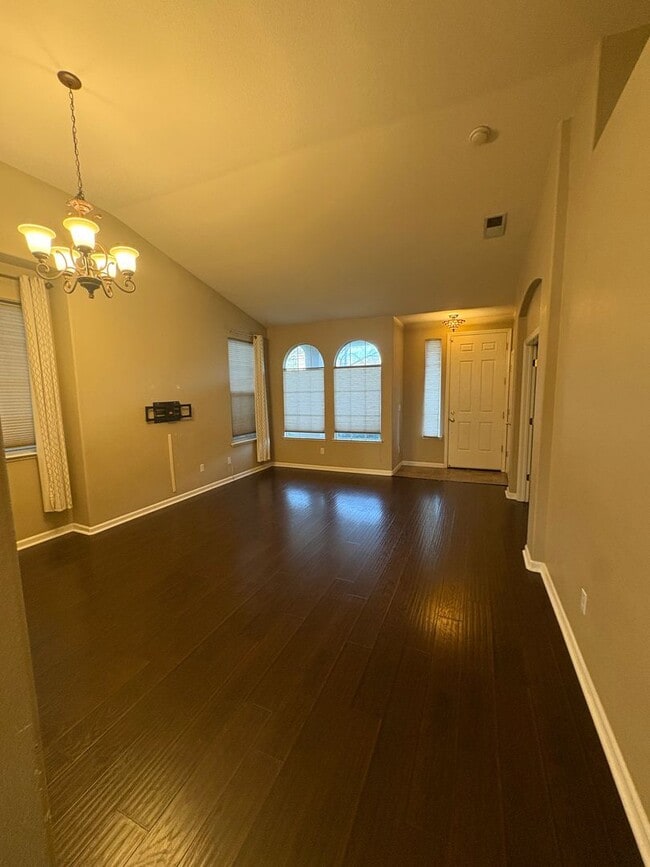 Photo - Lovely 4bed/2bath Home in West Sacramento