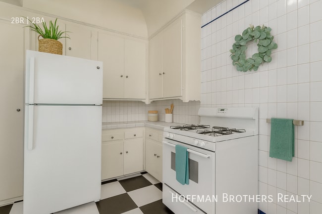 Building Photo - 614 Midvale Ave