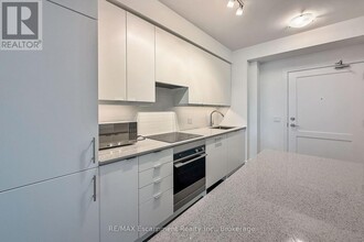 Building Photo - 30 Elm Dr W
