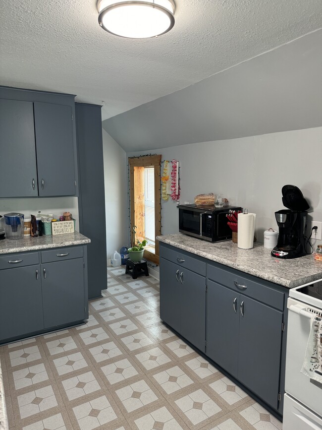 Building Photo - 306 Berkey Ave