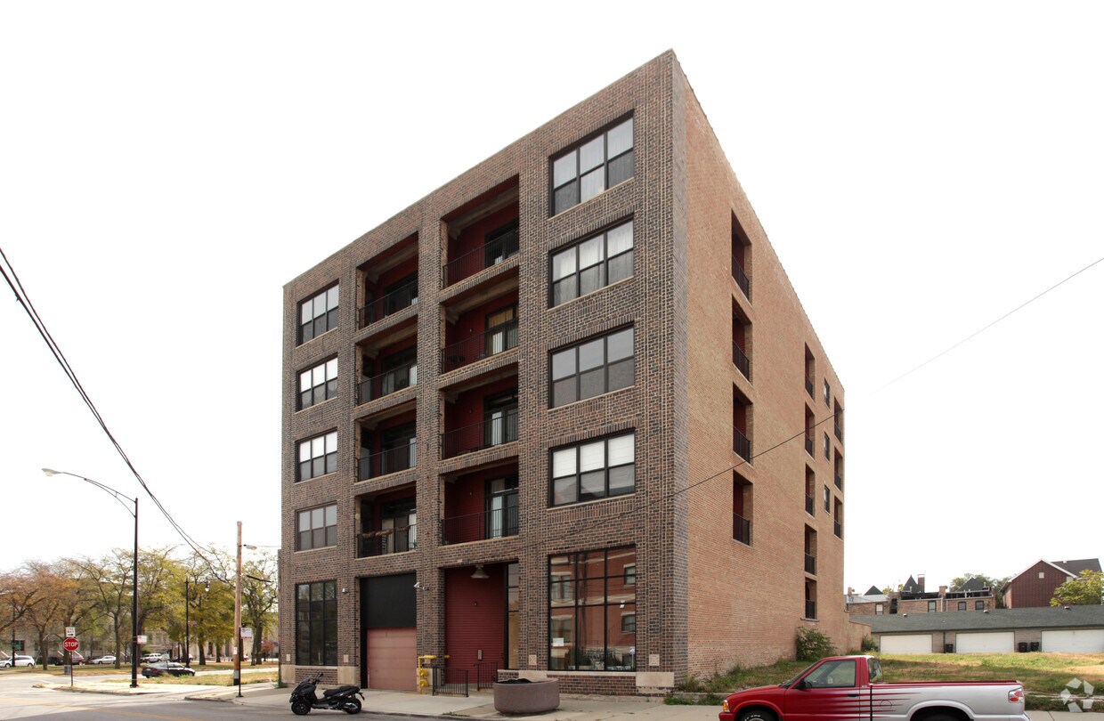 Foto del exterior - 809 E 40th St