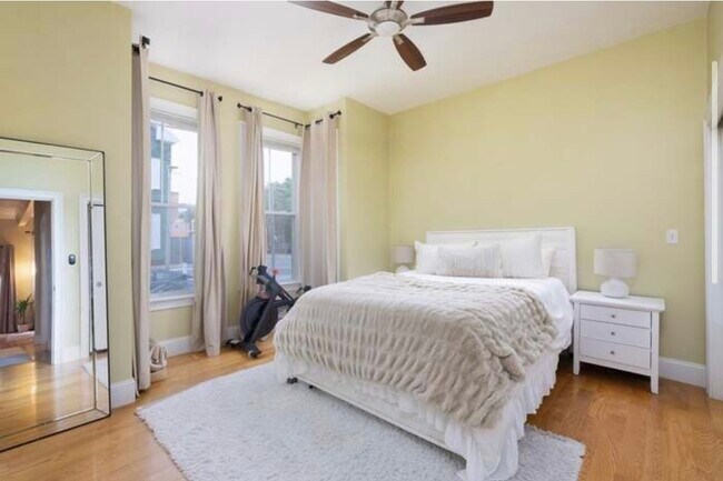 Foto del edificio - 723 E 4th St