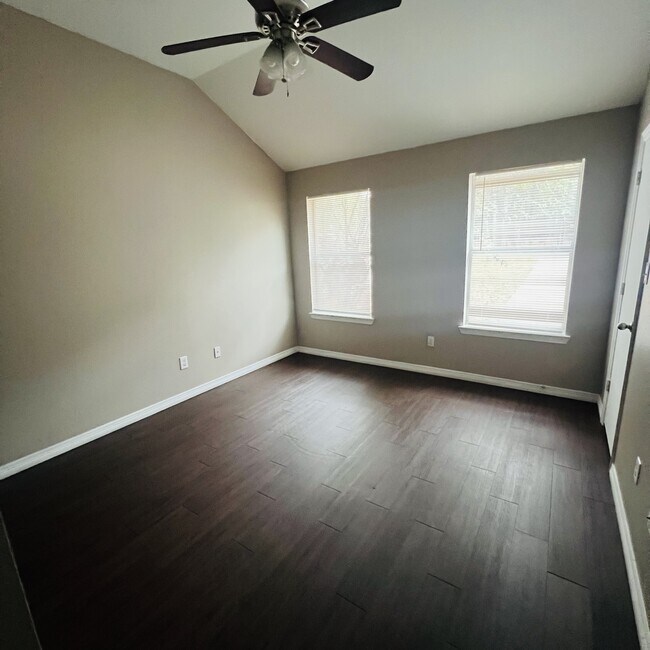 Foto del edificio - 15500 County Rd 1148