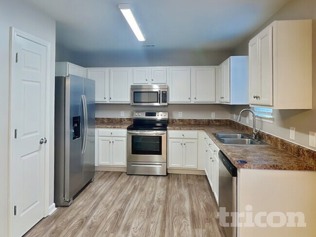 Foto del edificio - 5717 Henderson Oaks Dr