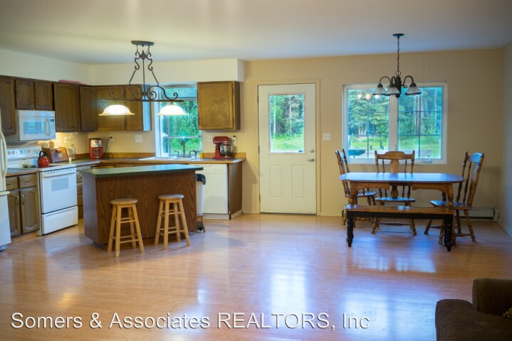 Building Photo - 3 br, 1 bath House - 614 Bottles St