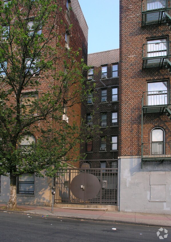 Foto del edificio - 3063 Godwin Ter