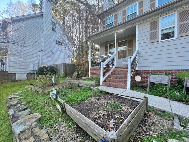 Building Photo - Authentic 3BD, 2.5BA Cary Home with 1-Car ...