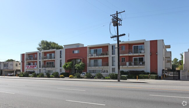 13820 Victory Blvd. - 13820 Victory Blvd