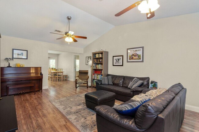 Foto del edificio - 511 Oak Ave