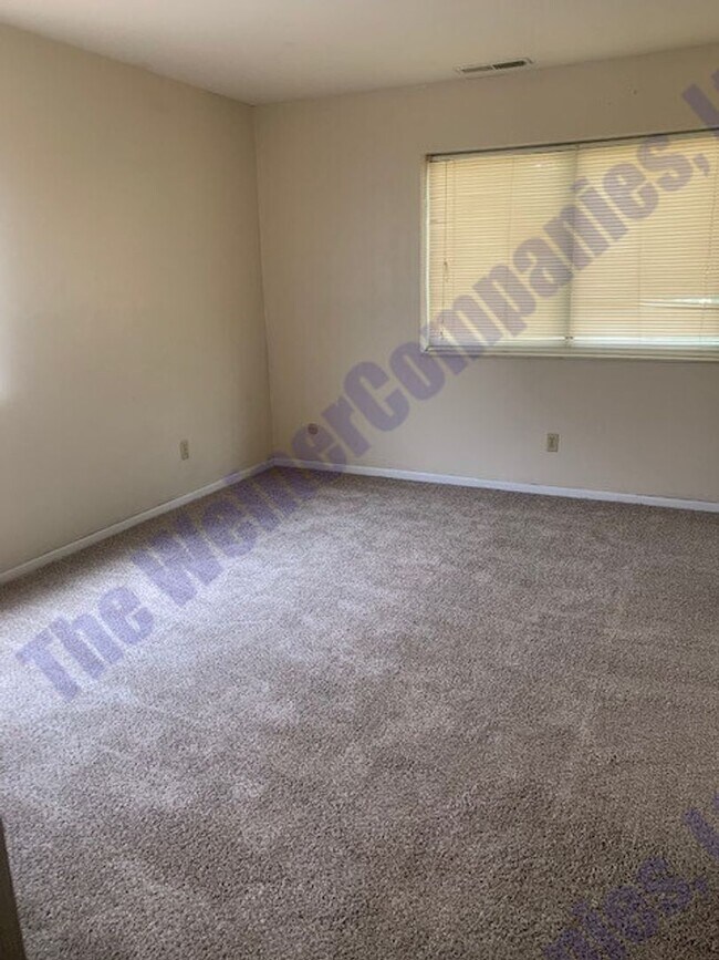 Building Photo - Now leasing for August 2026!