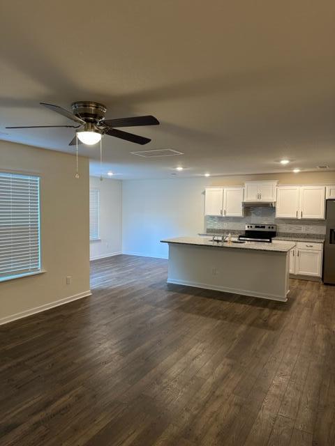 Foto del edificio - 3322 Harmony Ct NE