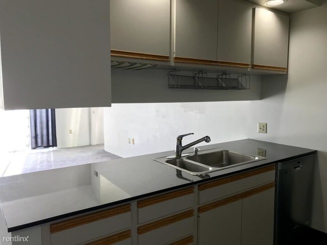 Building Photo - 2 br, 2 bath Condo - 2910 Leona Ln
