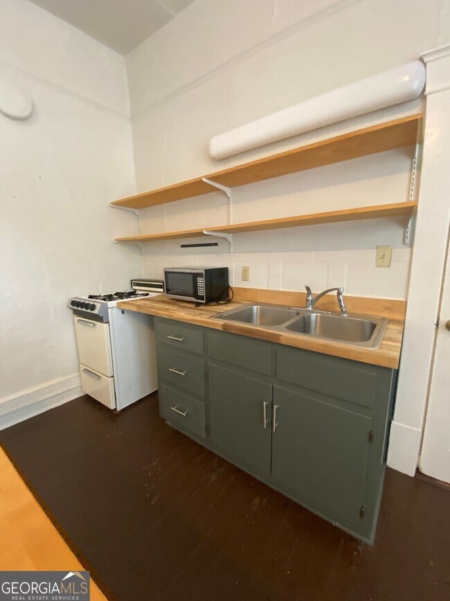 Foto del edificio - 693 Boulevard