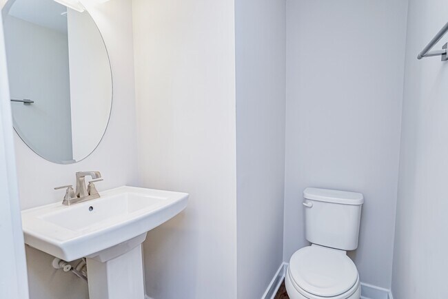 Foto del edificio - 513 Roan Creek Trl