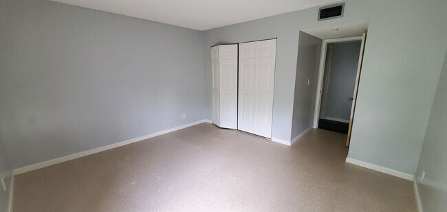 Foto del edificio - 8540 N Sherman Cir