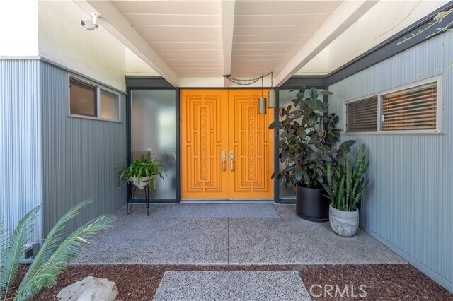 Foto del edificio - 15626 Royal Ridge Rd