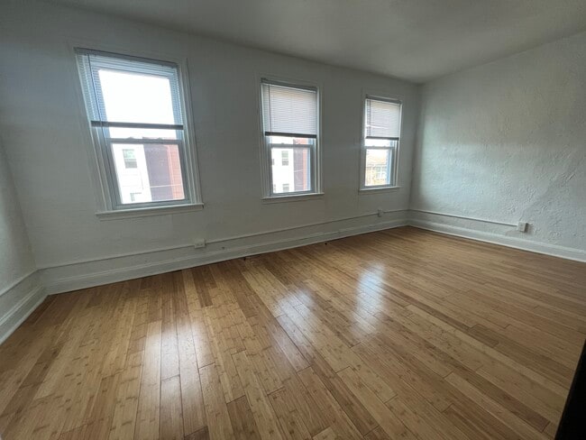 Building Photo - 3858 Haverford Ave