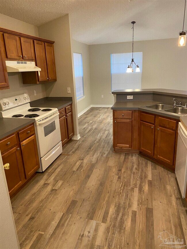 Foto del edificio - 5162 Brookside Dr