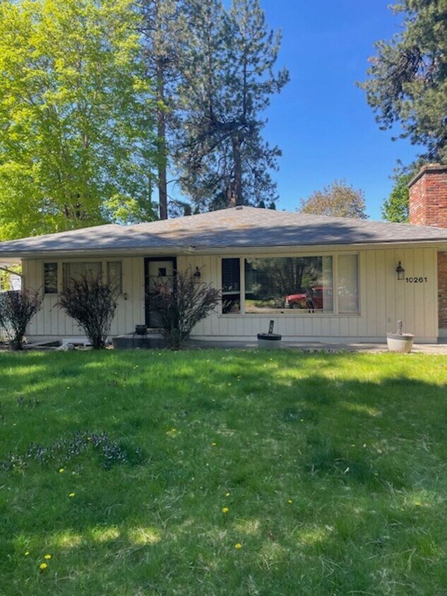 Primary Photo - Beautiful home in Hayden Lake