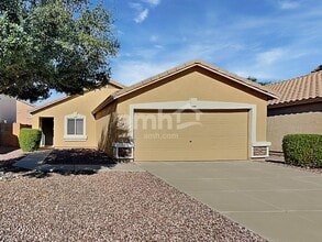 Building Photo - 11552 W Cinnabar Ave