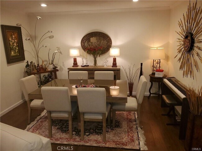 Foto del edificio - 322 Miraleste Dr