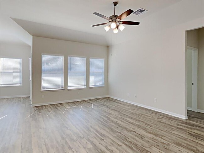 Foto del edificio - 14090 Waukegan Way S