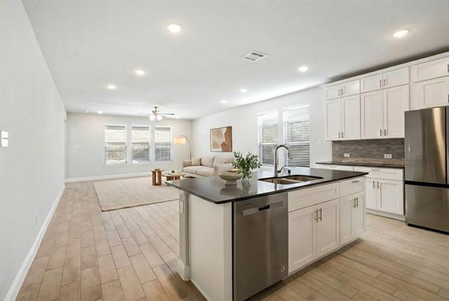 Foto del edificio - 3512 Lillian Ct