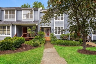 Building Photo - 10014 Dulaney Ct