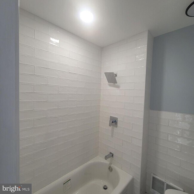 Foto del edificio - 401 Shurs Ln