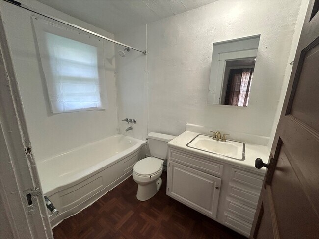 Foto del edificio - 2 Fillmore Ave