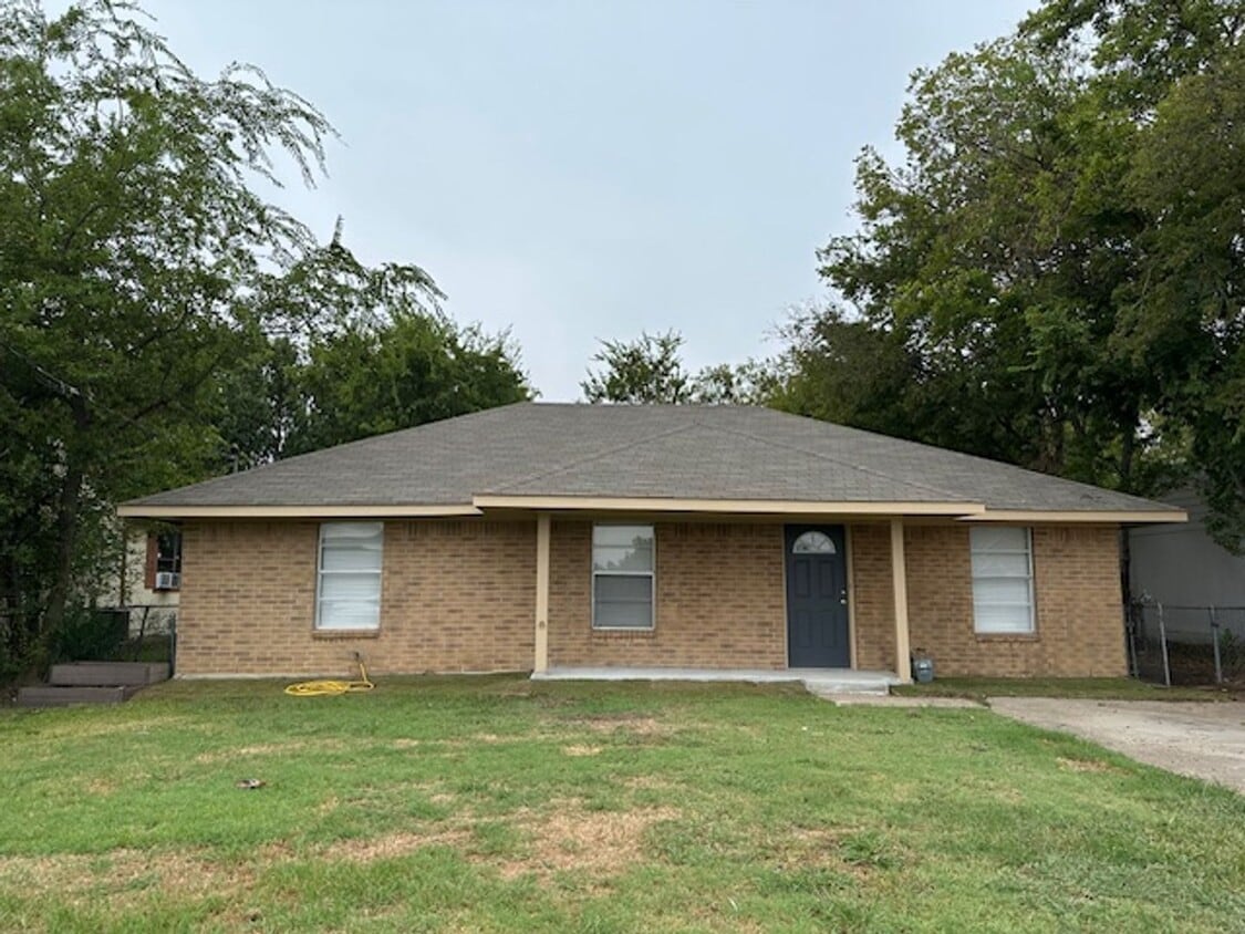 Foto principal - 4008 Templeton St
