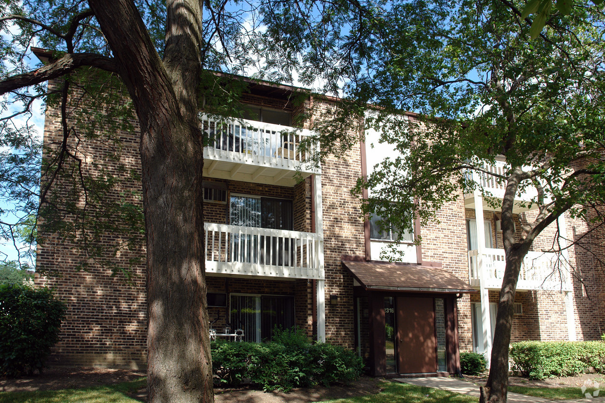 Building Photo - 2316 W Nichols Rd