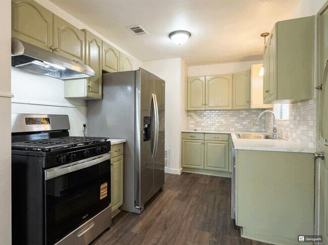 Foto del edificio - 501 Sacramento Dr