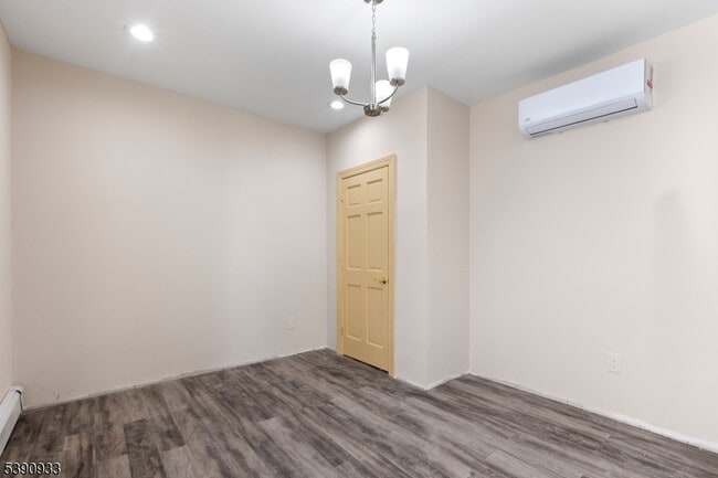 Building Photo - 108 Paine Ave