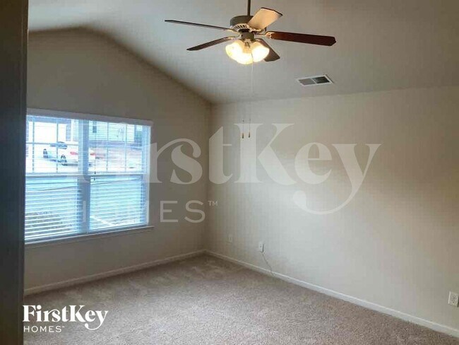 Foto del edificio - 436 Parkstone Dr