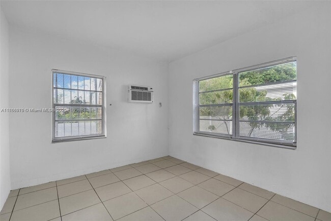 Foto del edificio - 601 NW 90th St