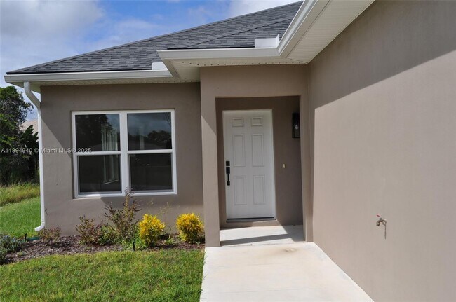 Foto del edificio - 4125 Mandarin Rd