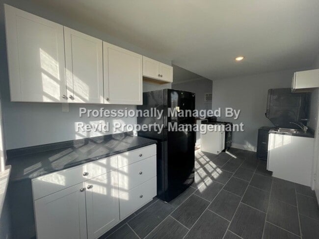 Photo - 56 N Willett St Apartment