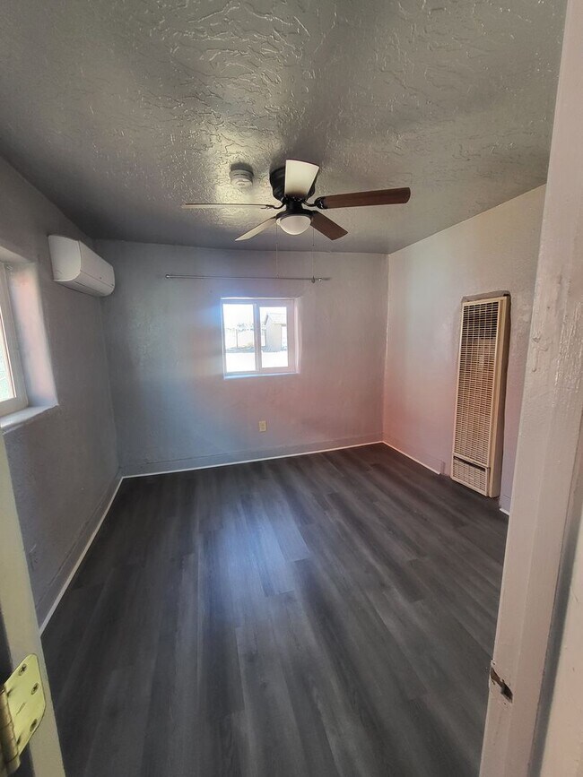 Building Photo - Newly renovated 2 bedroom House