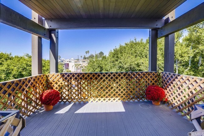 Foto del edificio - 7742 Redlands St
