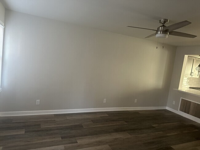 Foto del edificio - 1434 Dover Rd