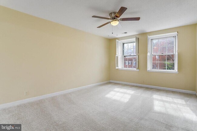 Foto del edificio - 2802 S Columbus St