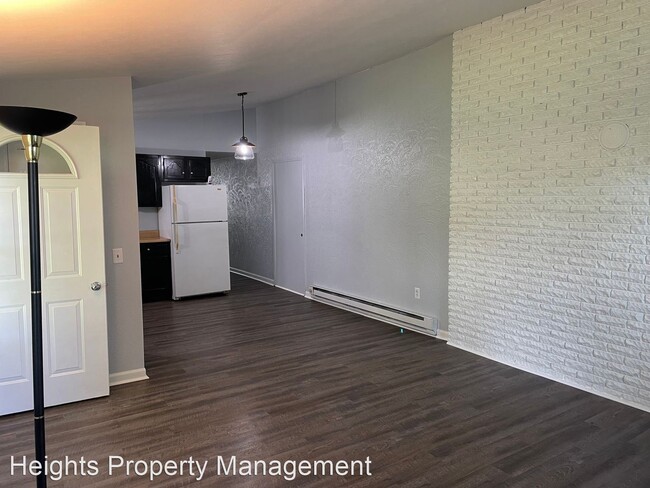 Building Photo - 1 br, 1 bath House - 218 SW Third Street U...